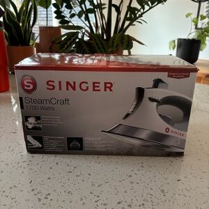 Singer SteamCraft 1700 Watts Iron